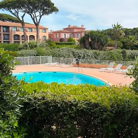 T2 En Rez De Jardin A 150m De La Avec Piscine Et Parking * Sainte-Maxime